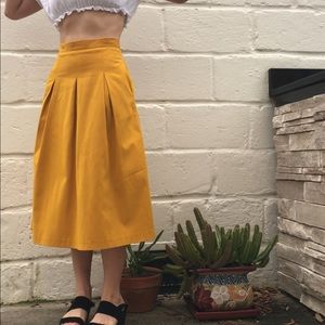 Gianni Bini Yellow Pleated Skirt